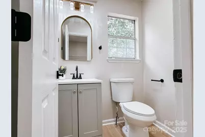 2105 Killarney Place, Charlotte, NC 28262 - Photo 11
