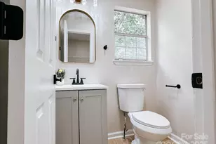 2105 Killarney Pl, Charlotte, NC 28262 - Photo 11