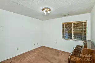 111 Cloverleaf Ln, Asheville, NC 28803 - Photo 15