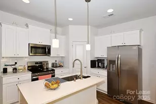 2046 McDonald Dr, Charlotte, NC 28216 - Photo 9