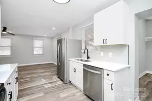 2921 Ravencroft Dr, Charlotte, NC 28208 - Photo 5