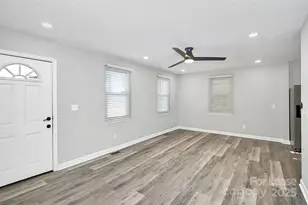 2921 Ravencroft Dr, Charlotte, NC 28208 - Photo 3