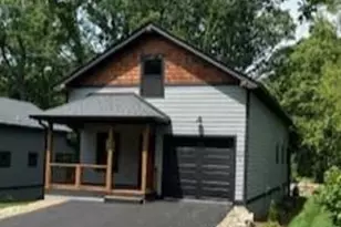 203 2 S Oconeechee Ave, Black Mountain, NC 28711 - Photo 1