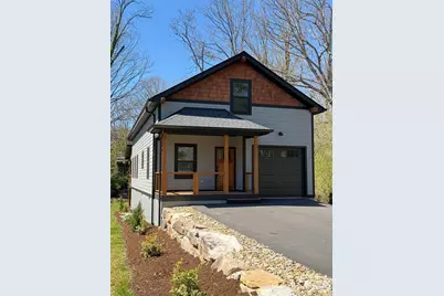 203 2 S Oconeechee Avenue, Black Mountain, NC 28711 - Photo 1