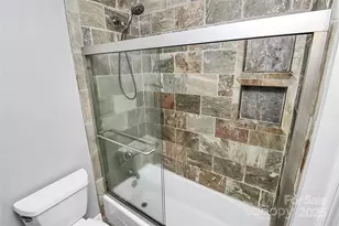 427 W 8th St, Charlotte, NC 28202 - Photo 27