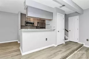 427 W 8th St, Charlotte, NC 28202 - Photo 17