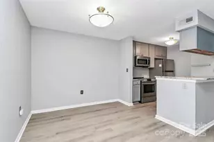 427 W 8th St, Charlotte, NC 28202 - Photo 7