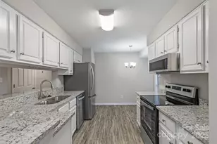 5867 Harris Grove Ln, Charlotte, NC 28212 - Photo 9