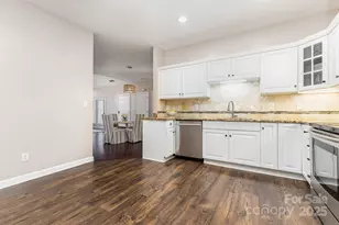 8572 Highland Glen Dr, Charlotte, NC 28269 - Photo 7