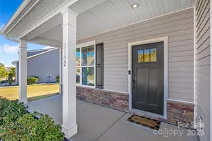 1132 Jack Pine Rd, Lake Wylie, SC 29710 - Photo 3