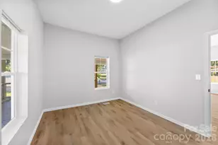 1000 Caldwell St, Statesville, NC 28677 - Photo 9