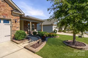 673 Birchway Dr, Fort Mill, SC 29715 - Photo 3