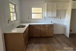 137 Birchwood Dr, Charlotte, NC 28214 - Photo 5