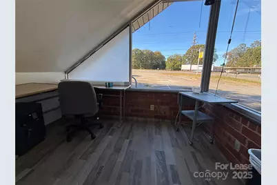 2906 Springs Road NE, Hickory, NC 28601 - Photo 3