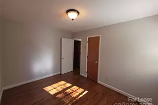 2921 Coronet Way, Charlotte, NC 28208 - Photo 9