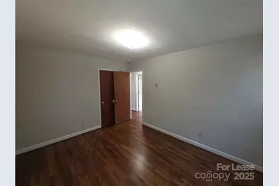 2921 Coronet Way, Charlotte, NC 28208 - Photo 7