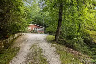 812 Crab Creek Rd, Hendersonville, NC 28739 - Photo 21