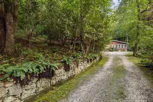 812 Crab Creek Rd, Hendersonville, NC 28739 - Photo 21