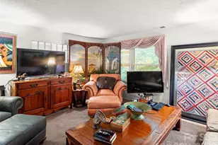 812 Crab Creek Rd, Hendersonville, NC 28739 - Photo 9