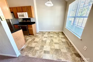 910 Rucker Cliff Dr, Charlotte, NC 28214 - Photo 11