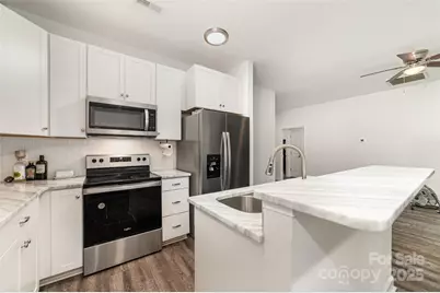 204 E Page Avenue, Gastonia, NC 28052 - Photo 5