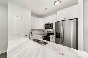 204 E Page Ave, Gastonia, NC 28052 - Photo 7