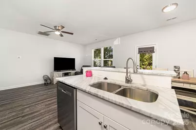 204 E Page Avenue, Gastonia, NC 28052 - Photo 15