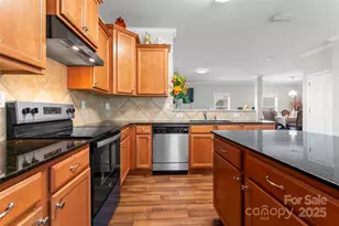 14422 Lake Crossing Dr, Charlotte, NC 28278 - Photo 5