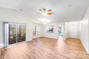 1626 Oakdale Green Dr, Charlotte, NC 28216 - Photo 3