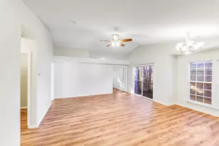 1626 Oakdale Green Dr, Charlotte, NC 28216 - Photo 7