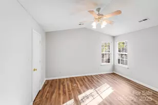 1626 Oakdale Green Dr, Charlotte, NC 28216 - Photo 17