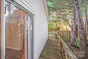 1626 Oakdale Green Dr, Charlotte, NC 28216 - Photo 19