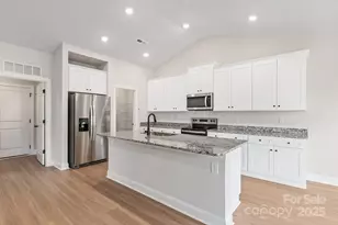 4032 Bolo Dr, Charlotte, NC 28215 - Photo 11