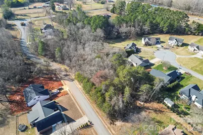 1625 Summerlin Place, Newton, NC 28658 - Photo 5