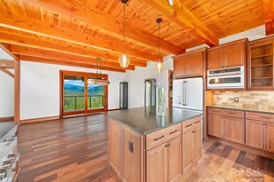 946 Ridge Rd, Green Mountain, NC 28740 - Photo 17