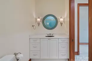 946 Ridge Rd, Green Mountain, NC 28740 - Photo 29