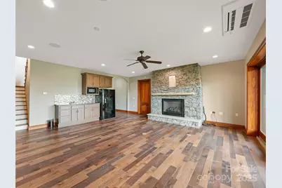 946 Ridge Road, Green Mountain, NC 28740 - Photo 41