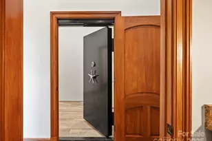 946 Ridge Rd, Green Mountain, NC 28740 - Photo 43