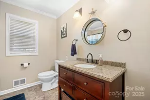 349 Taylorsville Beach Ct, Taylorsville, NC 28681 - Photo 21