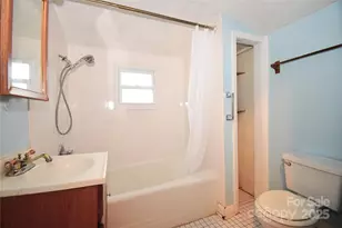 26 Dogwood Ct, Asheville, NC 28805 - Photo 13