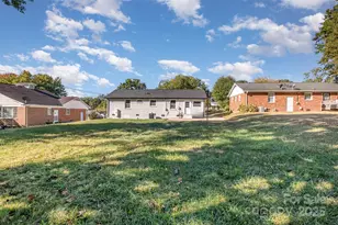 3208 Clearview Dr, Charlotte, NC 28216 - Photo 25