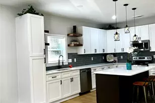 502 S Skyland Dr, Bessemer City, NC 28016 - Photo 9