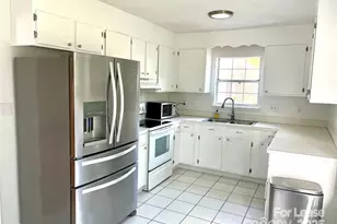 13714 Dawlish Ln, Pineville, NC 28134 - Photo 3