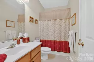 4412 Glenlea Commons Dr, Charlotte, NC 28216 - Photo 13