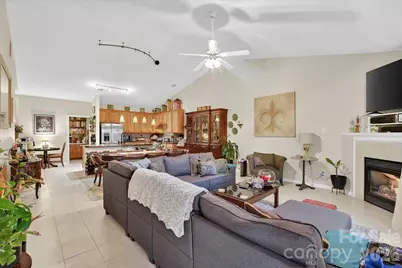 4412 Glenlea Commons Drive, Charlotte, NC 28216 - Photo 15