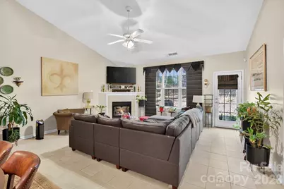 4412 Glenlea Commons Drive, Charlotte, NC 28216 - Photo 17