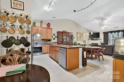 4412 Glenlea Commons Drive, Charlotte, NC 28216 - Photo 23