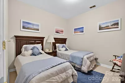 4412 Glenlea Commons Drive, Charlotte, NC 28216 - Photo 11