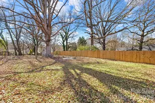 2529 Crescent Ln, Gastonia, NC 28052 - Photo 11