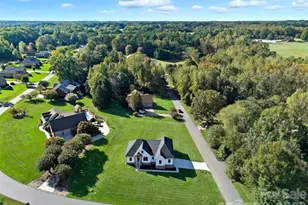 1213 Creek Side Dr, Conover, NC 28613 - Photo 19